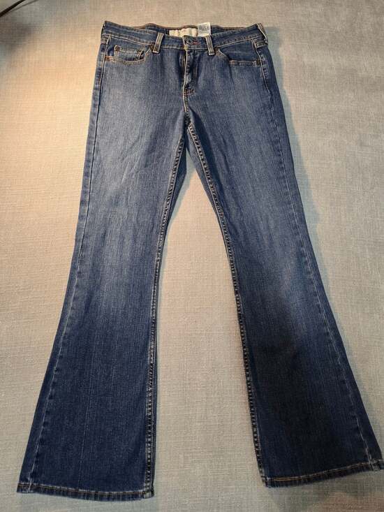 Levi's Denim - Levi's Flare Jeans Size 9 M